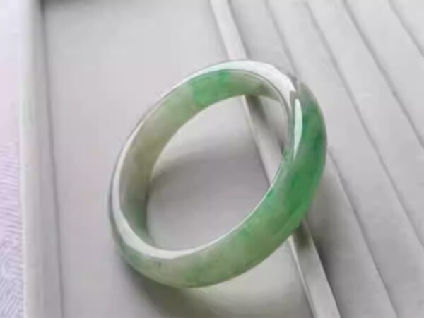 35 糯种阳绿翡翠手镯 56.6圈 有证书 - 图片 3