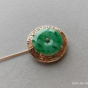 08 老货清 18K金镶钻糯种满绿翡翠平安扣胸针