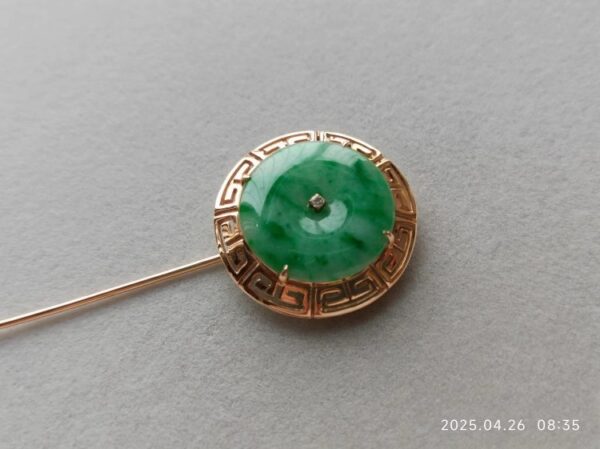 08 老货清 18K金镶钻糯种满绿翡翠平安扣胸针