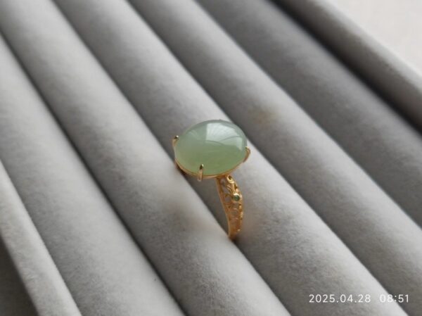 辛 18K金镶和田玉碧玉猫眼戒指 14号戒圈 重2.17克 有证书