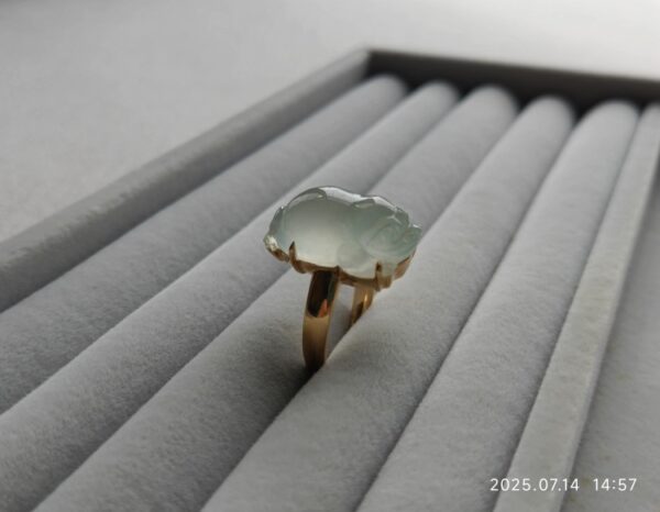 义卖品 冰种起刚貔貅戒指 18K金 13号戒圈 重7.13克 - 图片 4
