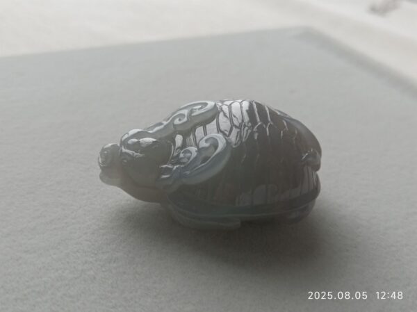义卖品 耳 紫烟润玉龙龟呈祥 和田玉手把件 重34.27克