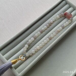 义卖品 老 和田玉搭配南红貔貅手持 重39.87克