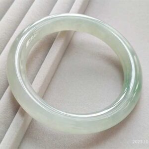 晗 冰种水润起光古典翡翠圆条手镯 55.6圈