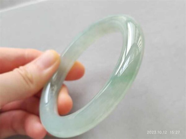 晗 冰种水润起光古典翡翠圆条手镯 55.6圈 - 图片 5