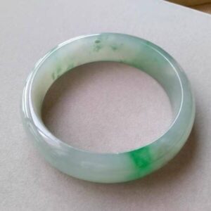 贤 冰种飘阳绿起胶翡翠正装手镯 57圈 有证书