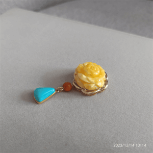05 花开富贵蜜蜡松石吊坠胸针两用
